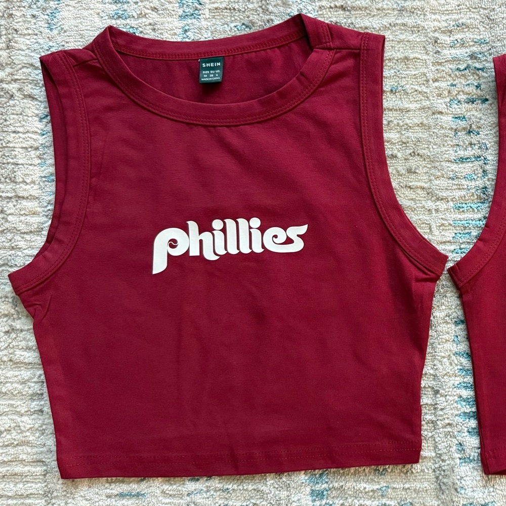 Philadelphia Phillies maroon top